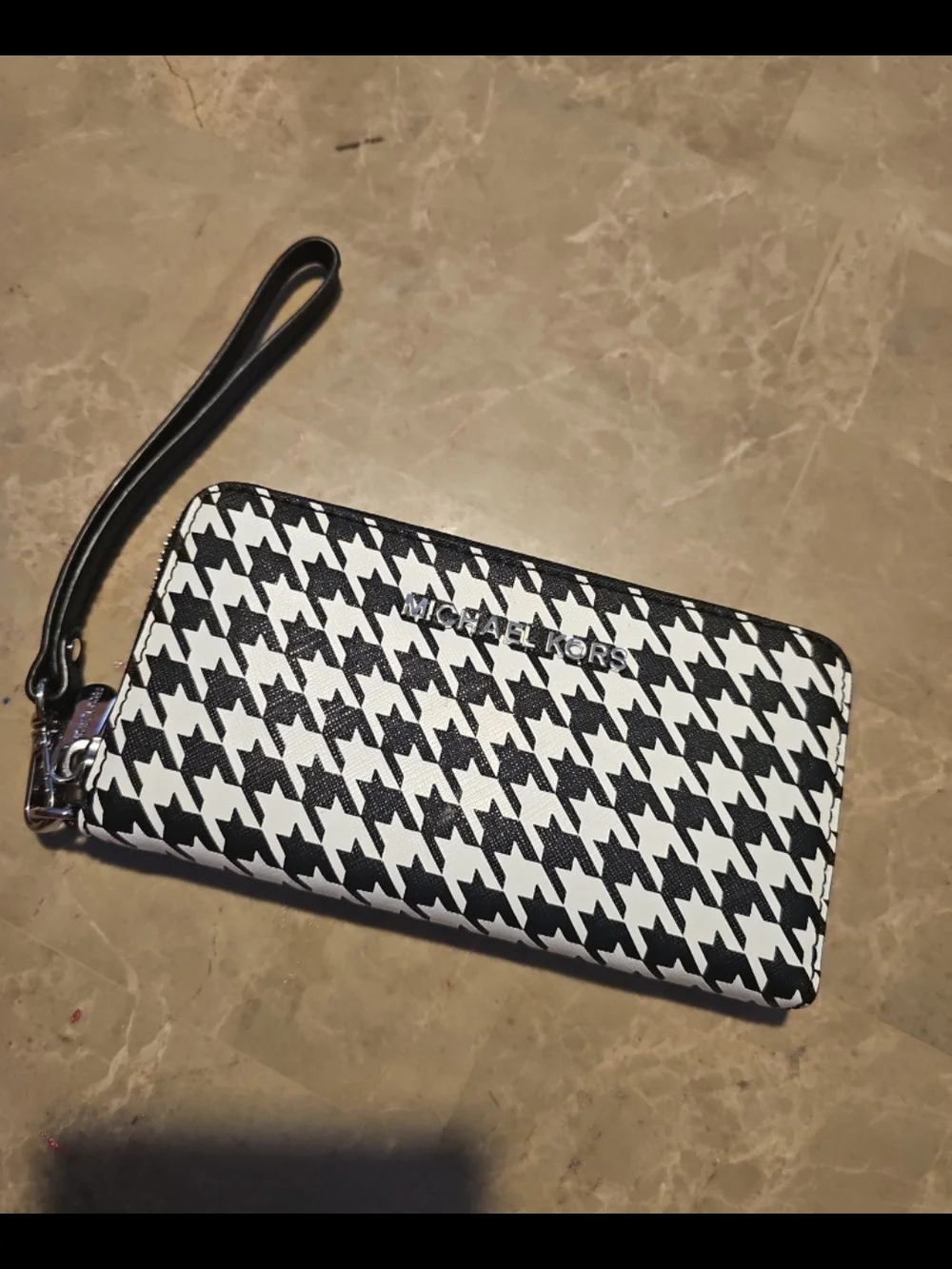 Elizabeths Bundle Michael Kors Elson & MK wallet & Pants - Picture 10 of 14